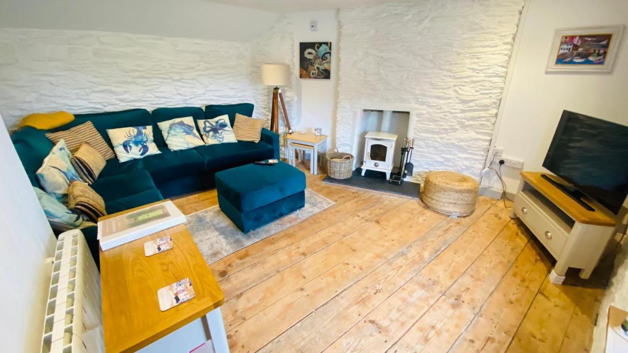 Spindrift Is A Beautiful Newly Refurbished Three Bedroom Private Family House Located On The Old Harbour And The Coastal Path In The Heart Of Beautiful Polperro Dış mekan fotoğraf