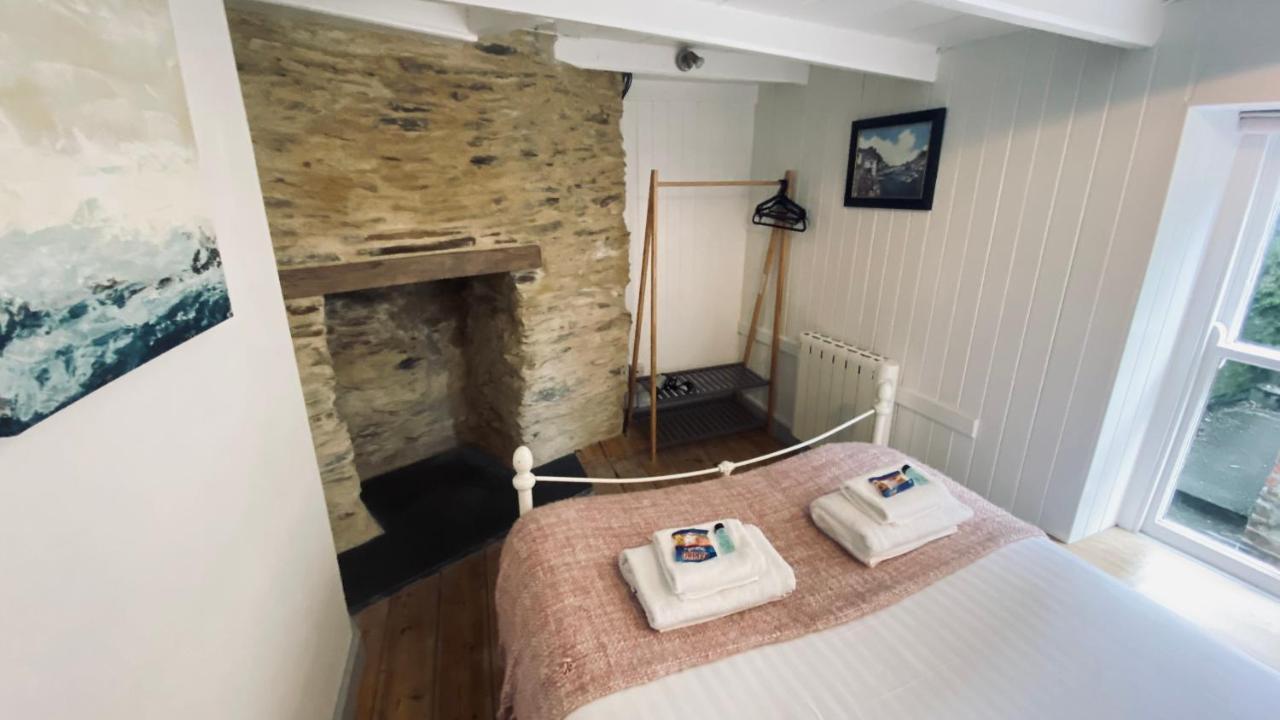 Spindrift Is A Beautiful Newly Refurbished Three Bedroom Private Family House Located On The Old Harbour And The Coastal Path In The Heart Of Beautiful Polperro Dış mekan fotoğraf