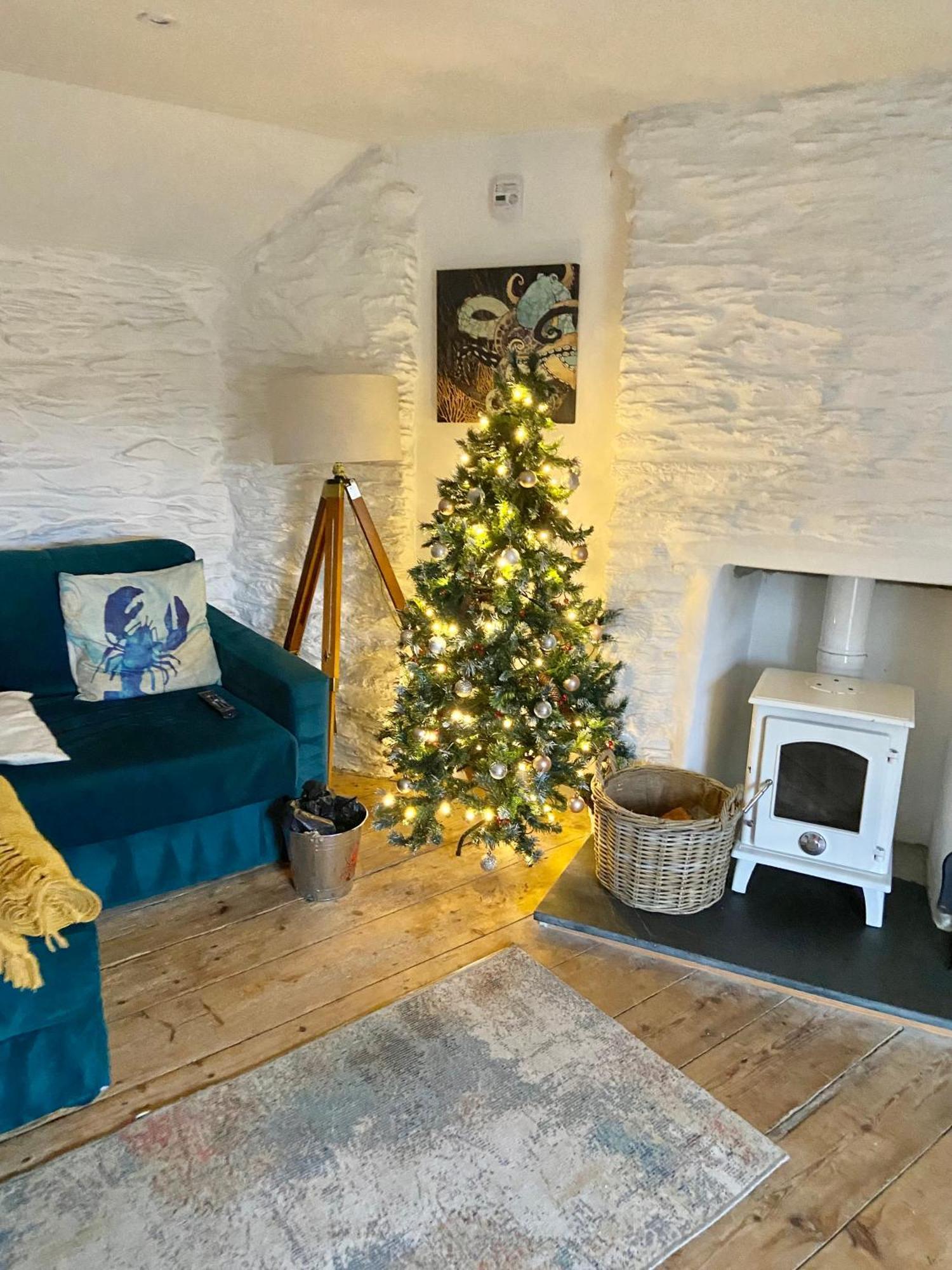 Spindrift Is A Beautiful Newly Refurbished Three Bedroom Private Family House Located On The Old Harbour And The Coastal Path In The Heart Of Beautiful Polperro Dış mekan fotoğraf